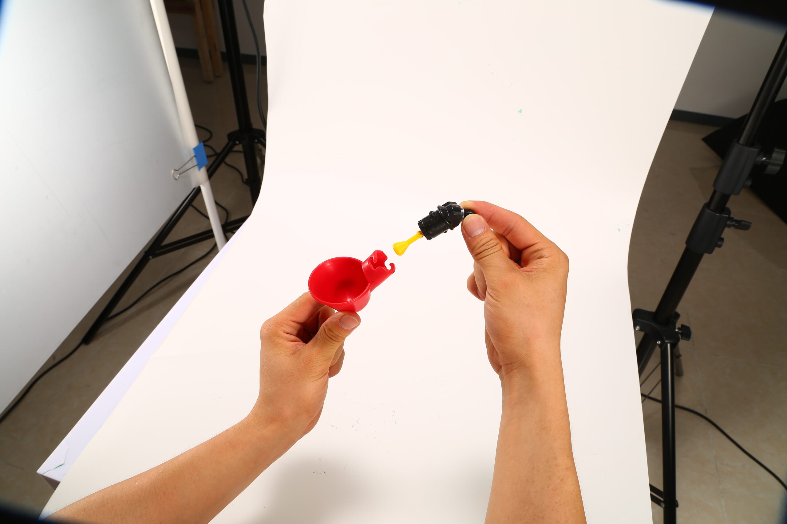 20 Pack Chicken Waterer Automatic Poultry Waterer Chicken Drinker Cups With Mounting Joint For Chicken Poultry - Image 3