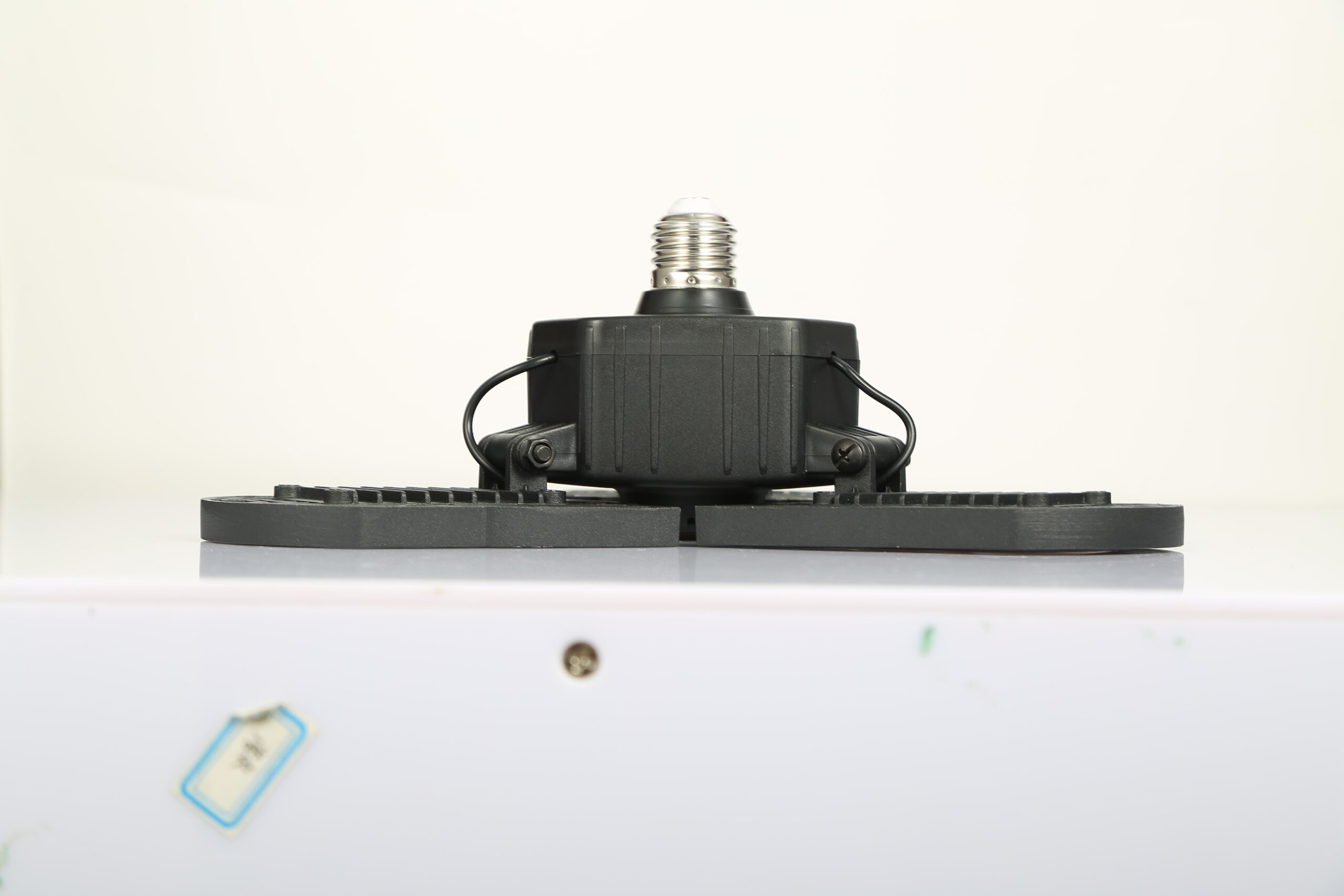 LED Garage Light E26 E27 80W 7000LM 6500K Garage Ceiling Light Deformable Workshop Lamp Die Cast Aluminum LED Ceiling Light Bulbs With 3 Adjustable Panels For Barn Shop Warehouse Workshop C - Image 10