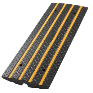 Car Driveway Rubber Curb Ramp, 33069 Lbs Load Capacity, 2.6 Inch Rise Curbside Bridge Ramp With Yellow Reflective Strips, Suitable For Loading Dock, Warehouse, Garage, Sidewalk (1 Pack)